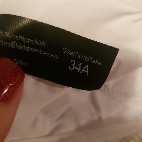 Bras - Picture 5 of 5